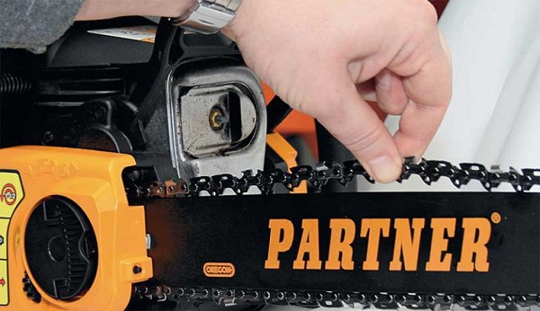  Chain installation