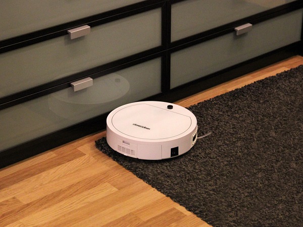 Clever & Clean Robot Vacuum Cleaner