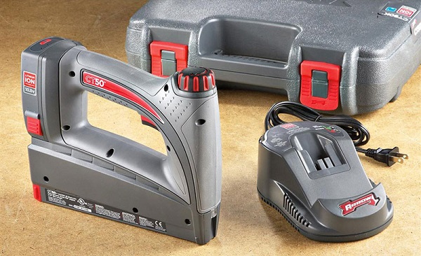 Battery stapler