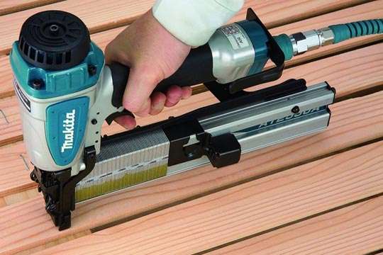 Electric stapler