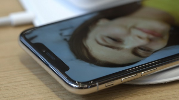 Phone recognizes by phone