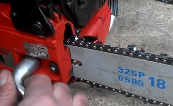 Tightening the nuts