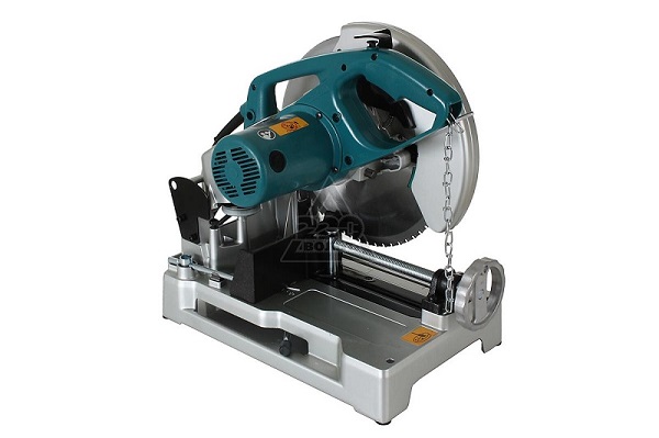 Mounting saws