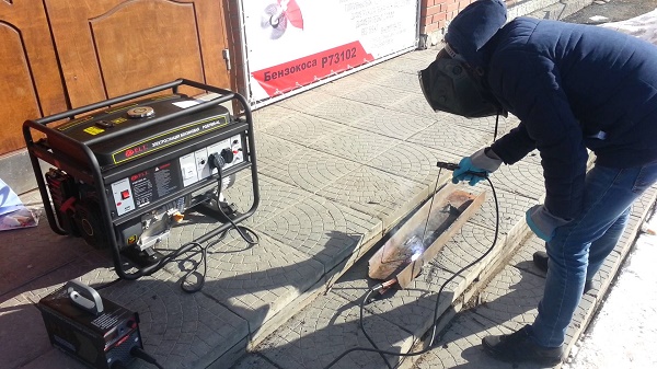 Generator for inverter