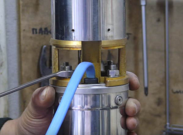 Pump flange