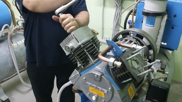 Screw compressor