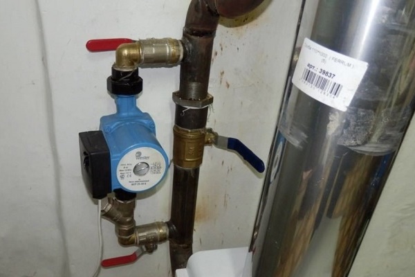 Knot for installation of the circulating pump