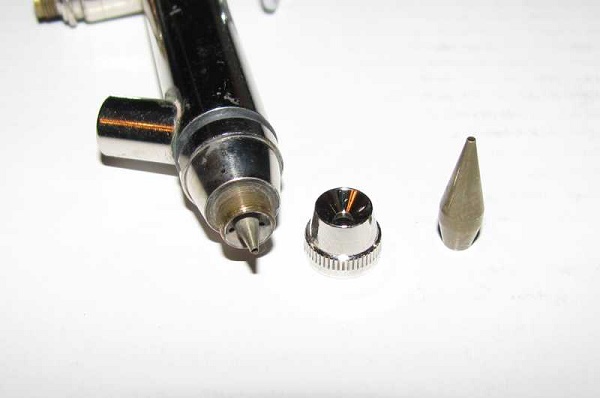 Material nozzle
