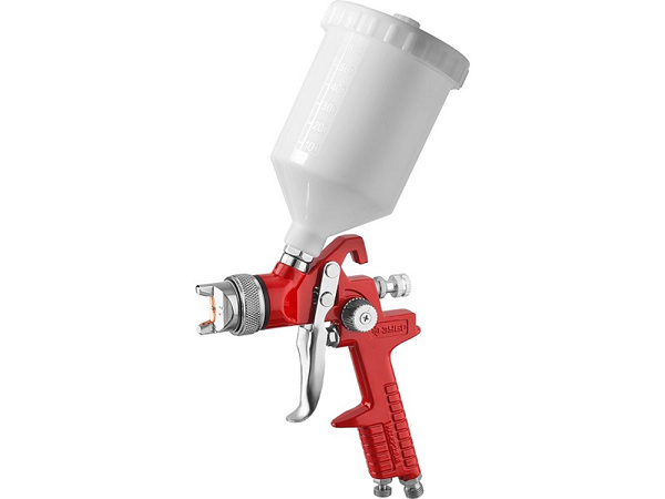 Pneumatic spray gun