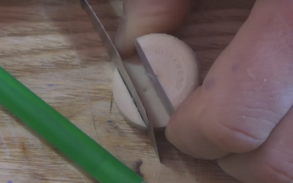 Knife and stopper