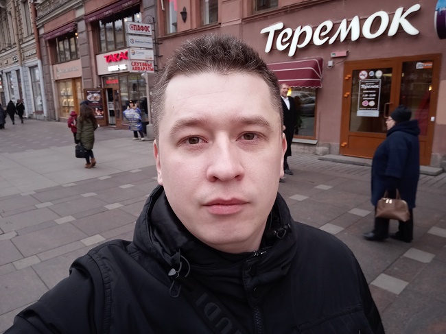 Selfie camera