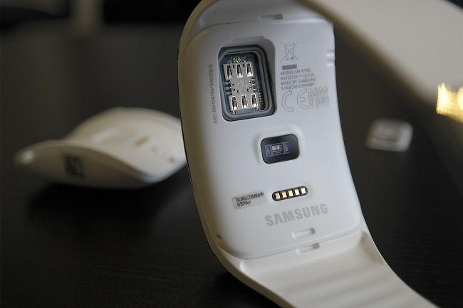 Reverse side of the smart watch