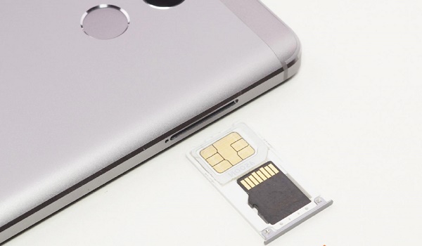 Card slot