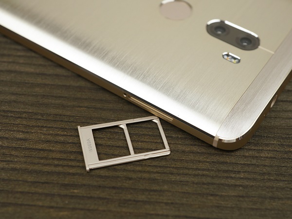 Card slot