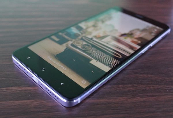 Speaker layout