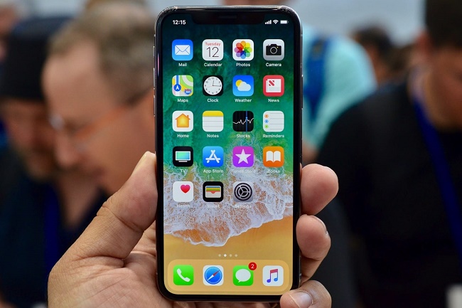 iPhone X in a noisy place