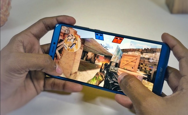 Playing on the smartphone