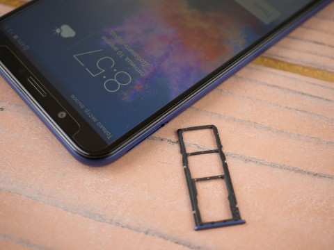 Card slot