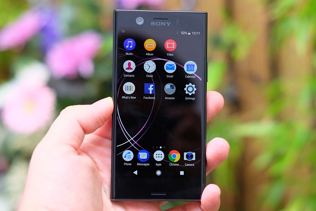 Compact screen