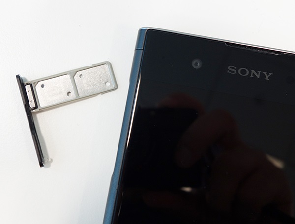 Card slot