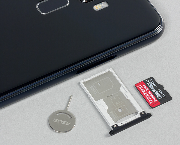 Card slot