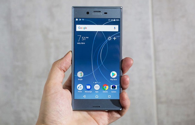 Sony Xperia XZS in the palm of your hand