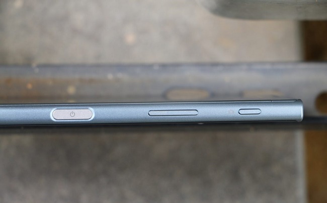 Right end